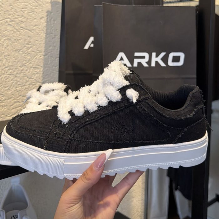סניקרס ARKO FUR שחורות